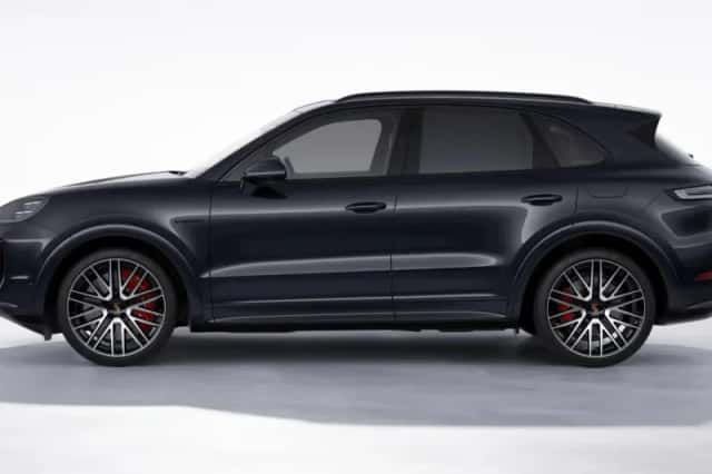 Porsche Cayenne (2024) thumbnail 2
