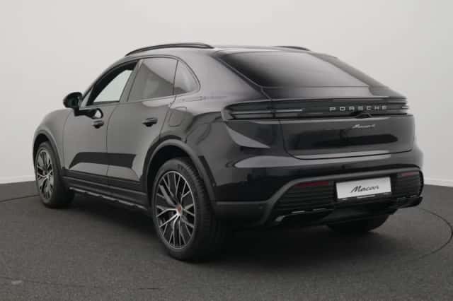 Porsche Macan (2026) thumbnail 3