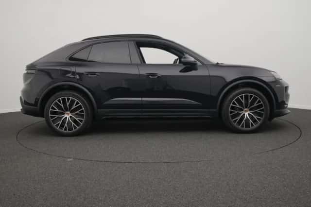 Porsche Macan (2026) thumbnail 6