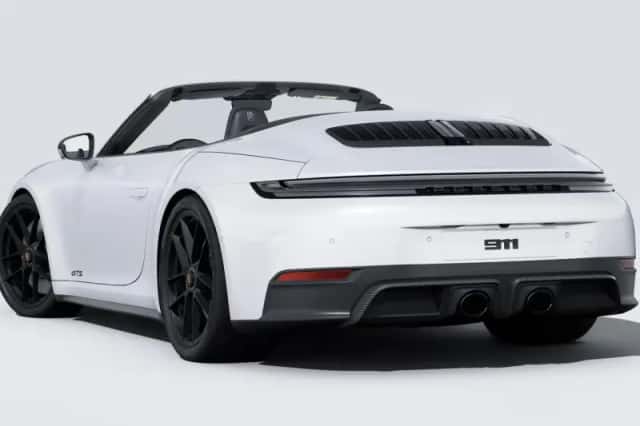Porsche 911 (2025) thumbnail 3
