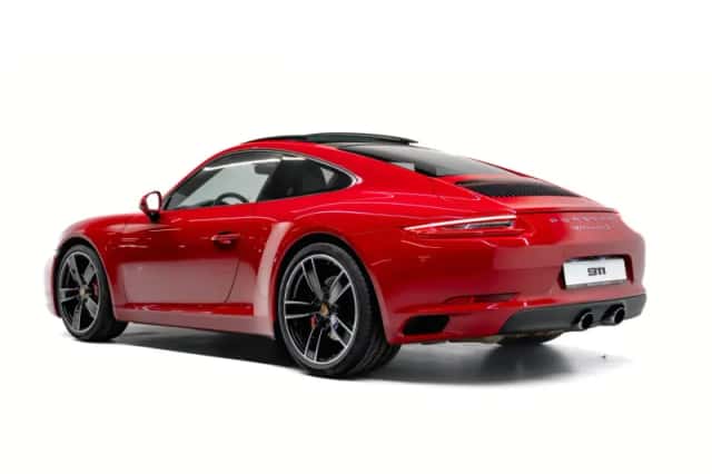 Porsche 911 (2016) thumbnail 3
