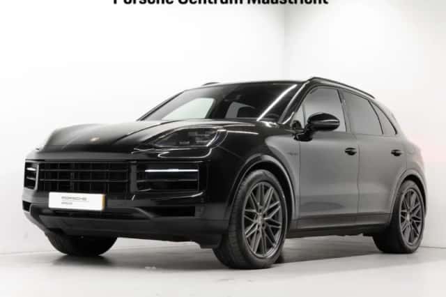 Porsche Cayenne (2023) thumbnail 1