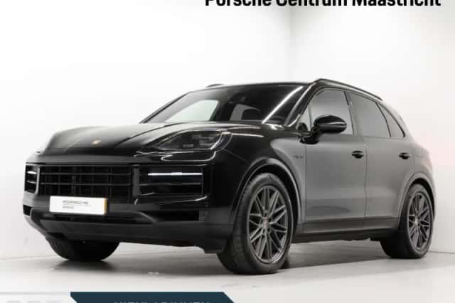 Porsche Cayenne (2023) thumbnail 1