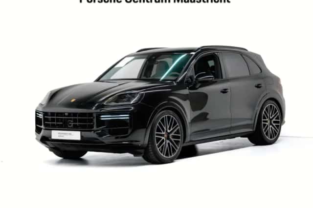 Porsche Cayenne (2024) thumbnail 1