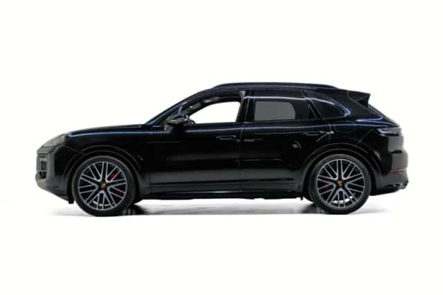 Porsche Cayenne (2024) thumbnail 2