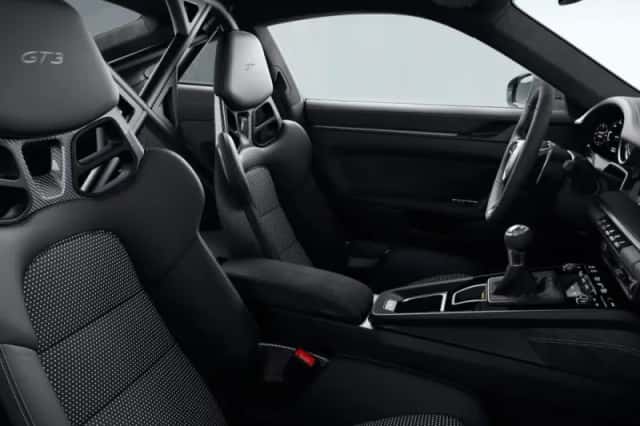 Porsche 911 (2021) thumbnail 5