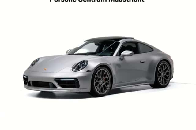 Porsche 911 (2023) thumbnail 1