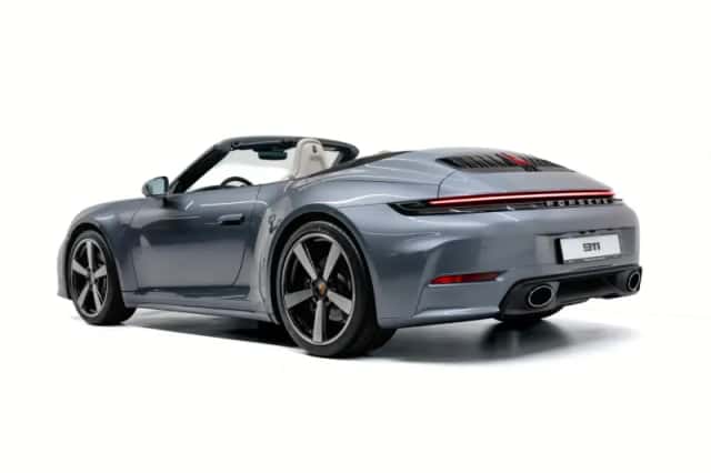 Porsche 911 (2026) thumbnail 3