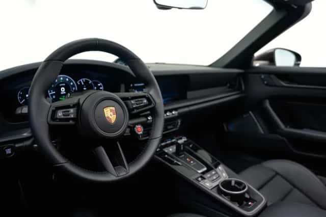 Porsche 911 (2026) thumbnail 4