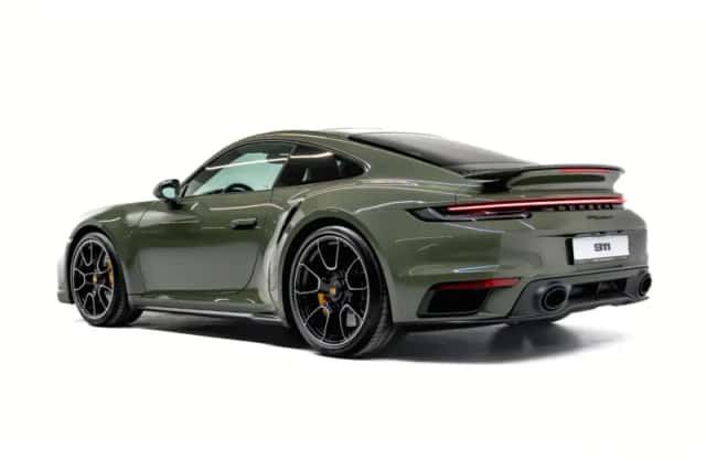 Porsche 911 (2024) thumbnail 3