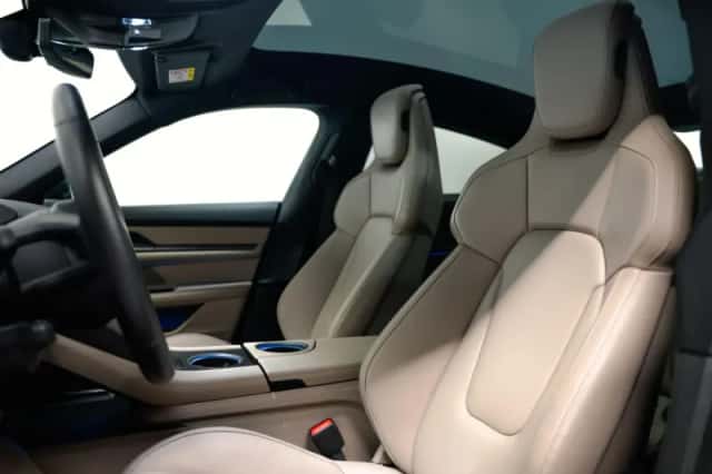 Porsche Taycan (2024) thumbnail 5