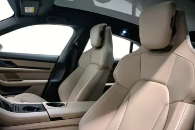 Porsche Taycan (2022) thumbnail 5