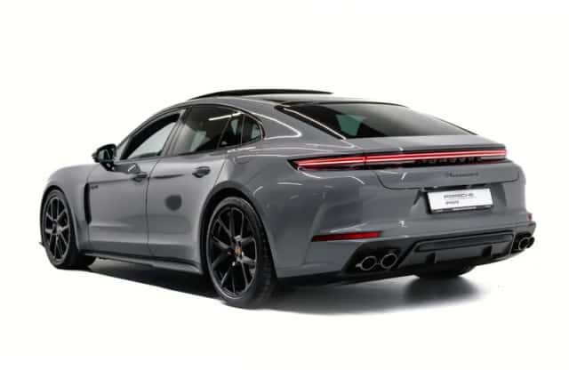 Porsche Panamera (2024) thumbnail 3