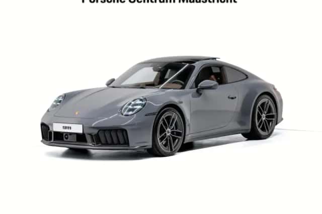Porsche 911 (2025) thumbnail 1