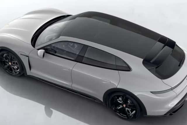 Porsche Taycan (2023) thumbnail 6