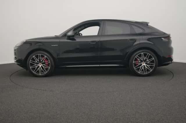Porsche Cayenne (2024) thumbnail 2