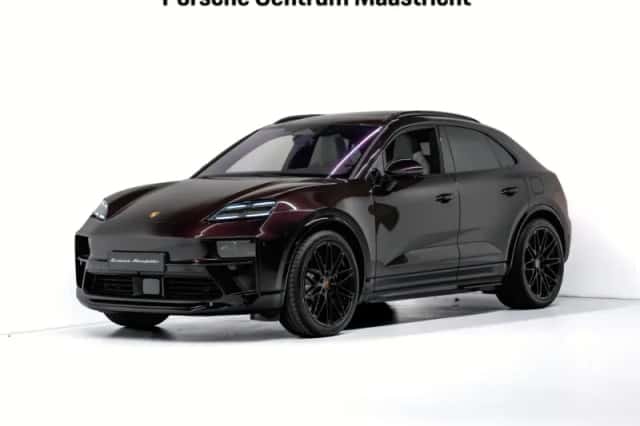 Porsche Macan (2026) thumbnail 1
