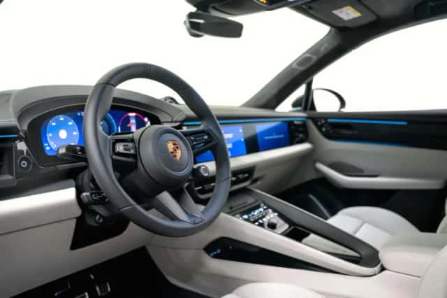 Porsche Macan (2026) thumbnail 4