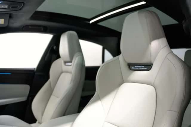 Porsche Macan (2026) thumbnail 5