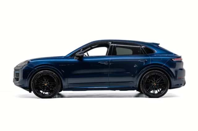 Porsche Cayenne (2026) thumbnail 2