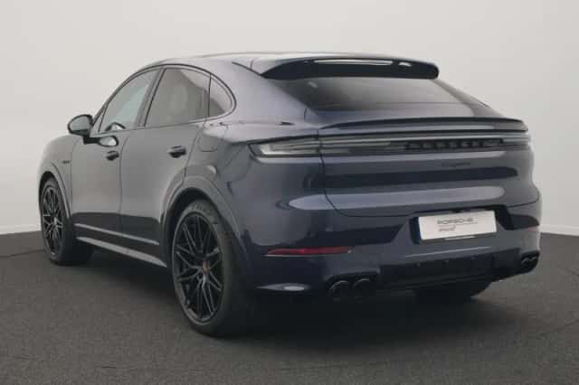 Porsche Cayenne (2026) thumbnail 3