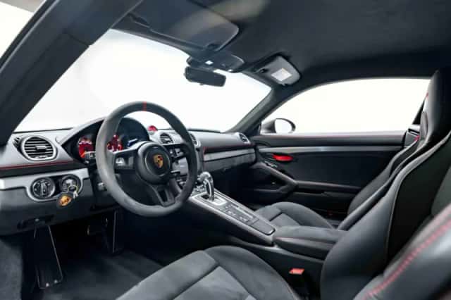 Porsche 718 (2023) thumbnail 4