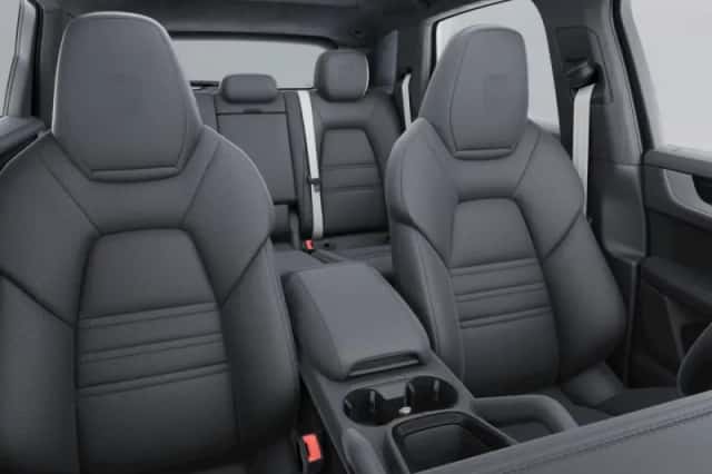 Porsche Cayenne (2023) thumbnail 5