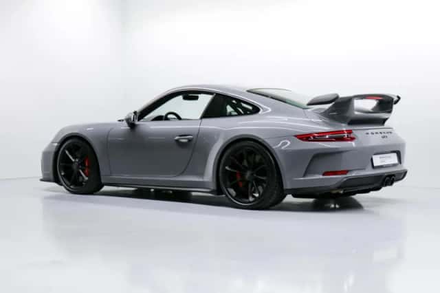 Porsche 911 (2018) thumbnail 3