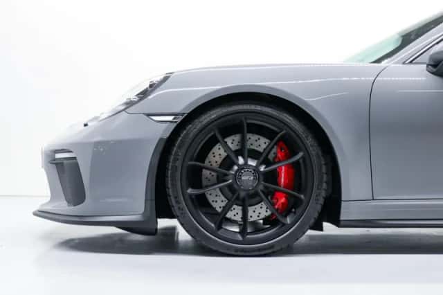 Porsche 911 (2018) thumbnail 4