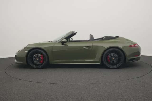 Porsche 911 (2018) thumbnail 2