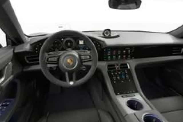 Porsche Taycan (2024) thumbnail 5