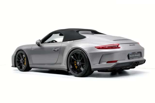 Porsche 911 (2019) thumbnail 3