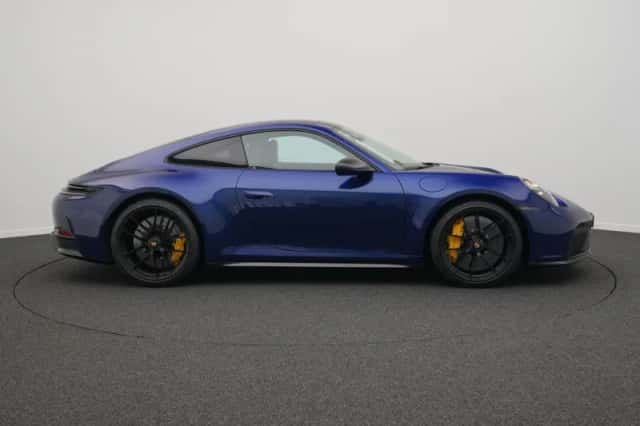 Porsche 911 (2025) thumbnail 6