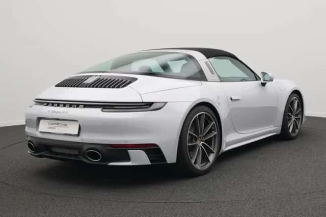 Porsche 911 (2024) thumbnail 5
