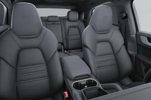 Porsche Cayenne (2024) thumbnail 4