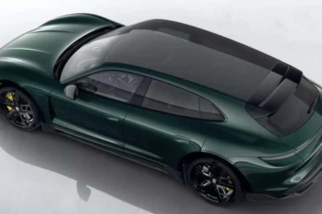 Porsche Taycan (2022) thumbnail 6