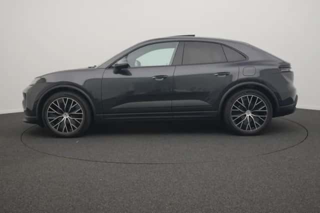 Porsche Macan (2026) thumbnail 2