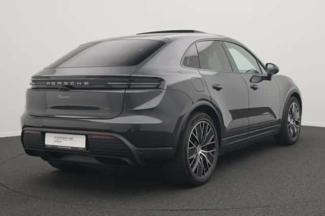 Porsche Macan (2026) thumbnail 5