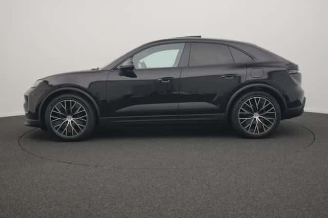Porsche Macan (2026) thumbnail 2