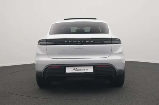 Porsche Macan (2026) thumbnail 4