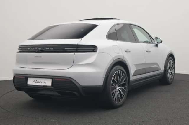 Porsche Macan (2026) thumbnail 5