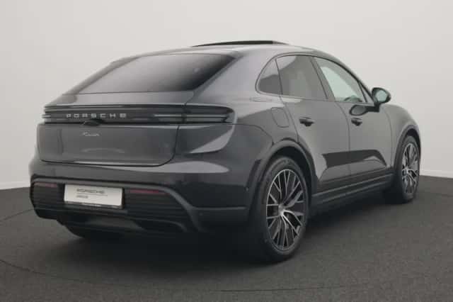Porsche Macan (2026) thumbnail 4