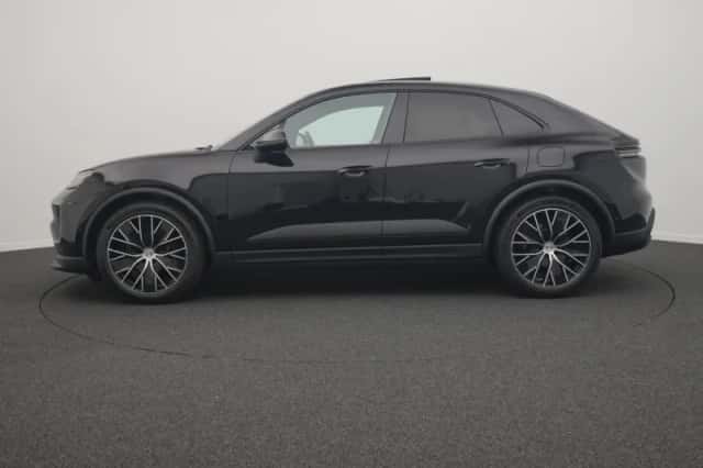 Porsche Macan (2026) thumbnail 2