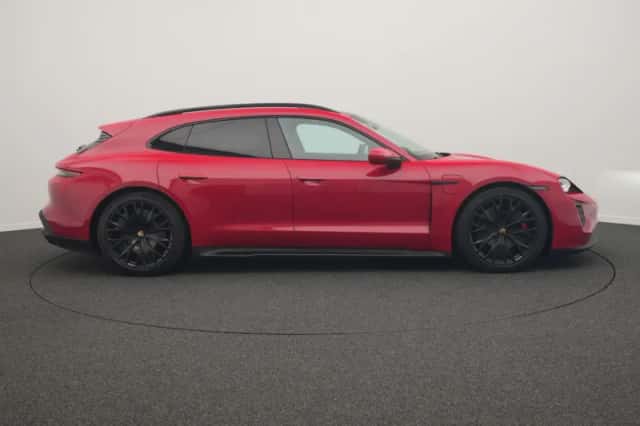 Porsche Taycan (2022) thumbnail 2