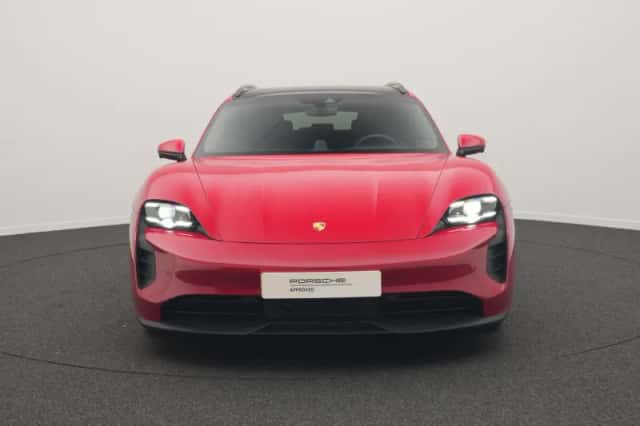 Porsche Taycan (2022) thumbnail 4