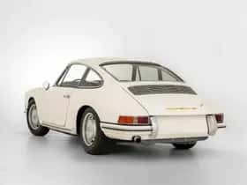 Porsche 911 (1965) thumbnail 2