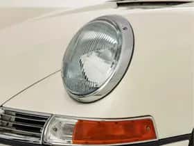 Porsche 911 (1965) thumbnail 12