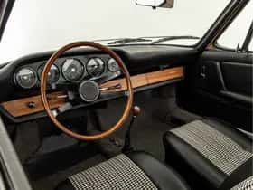 Porsche 911 (1965) thumbnail 3