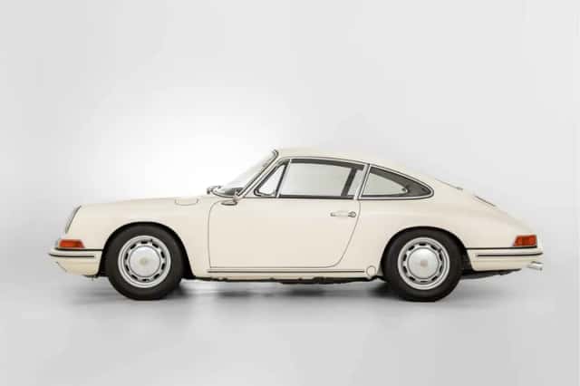 Porsche 911 (1965) thumbnail 5