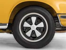 Porsche 911 (1971) thumbnail 9